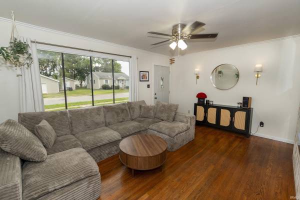 2109 Panama ST, Mishawaka, IN 46544-4510