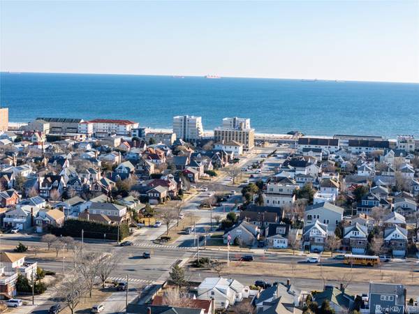 535 W Hudson ST, Long Beach, NY 11561