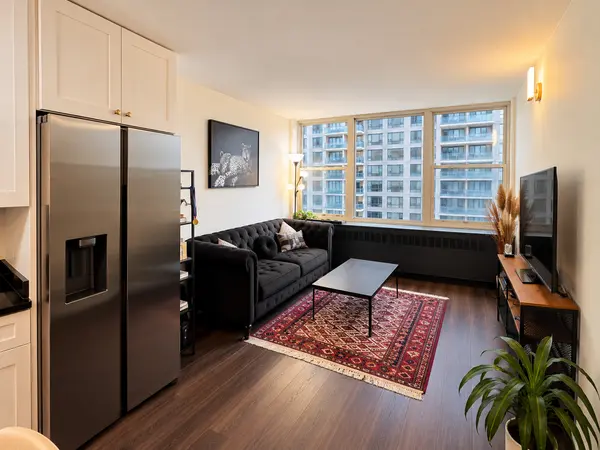 4250 N Marine DR #905, Chicago, IL 60613