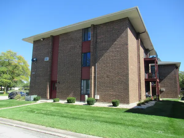 15700 Terrace DR #1, Oak Forest, IL 60452