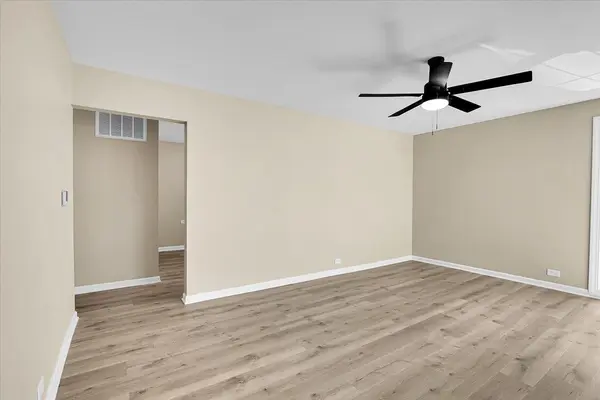 937 Pamela DR, Bensenville, IL 60106