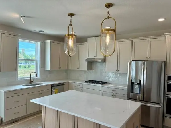 3488 Knightsbridge TRL N, Lake Elmo, MN 55042