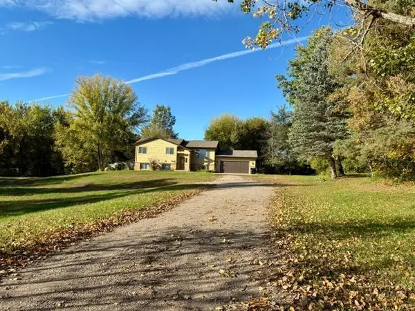 5763 Verde Valley RD NW, Nowthen, MN 55303