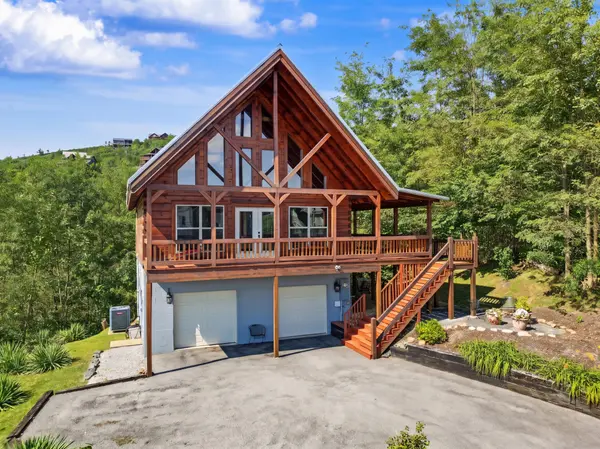 920 Cedar Ln #W, Gatlinburg, TN 37738