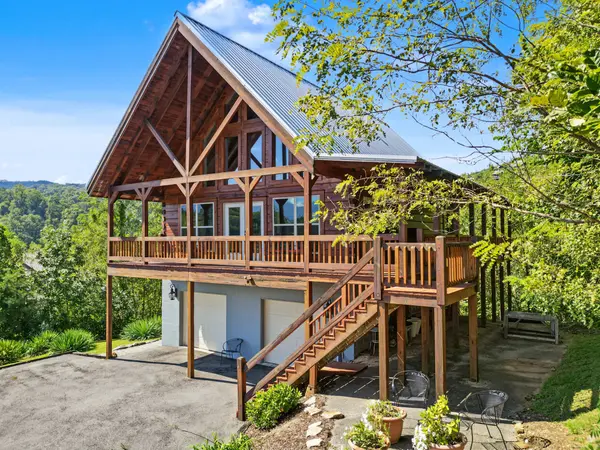 920 Cedar Ln #W, Gatlinburg, TN 37738