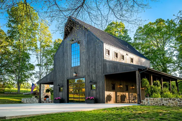795 Tucker Rd, Dickson, TN 37055