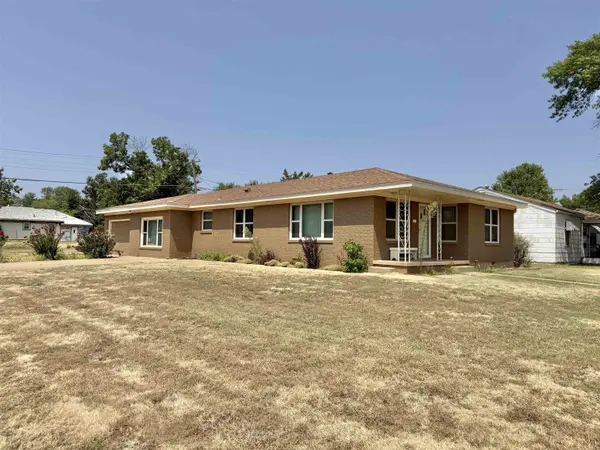 1701 N Main, Kingman, KS 67068