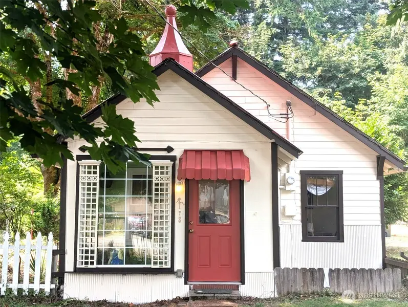 173 Young RD, Randle, WA 98377