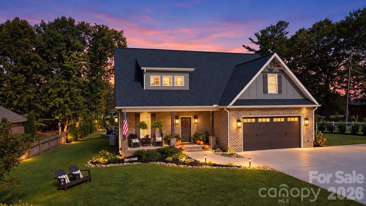 18 Wittenburg Springs DR, Taylorsville, NC 28681