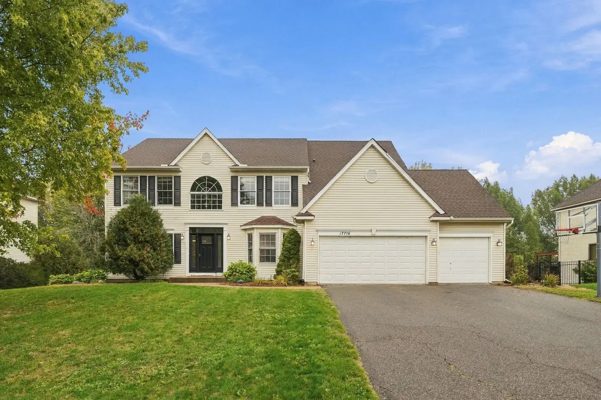 17716 Hyde Park AVE, Lakeville, MN 55044