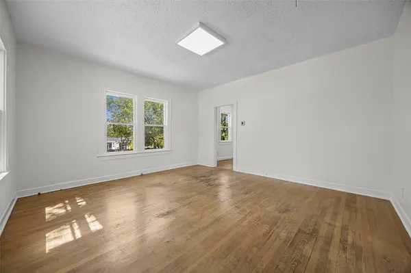 906 W 31st ST, Austin, TX 78705