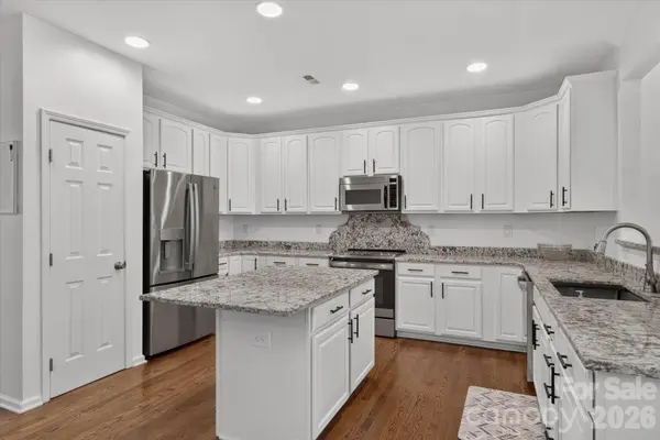 10304 Berkeley Pond DR, Charlotte, NC 28277