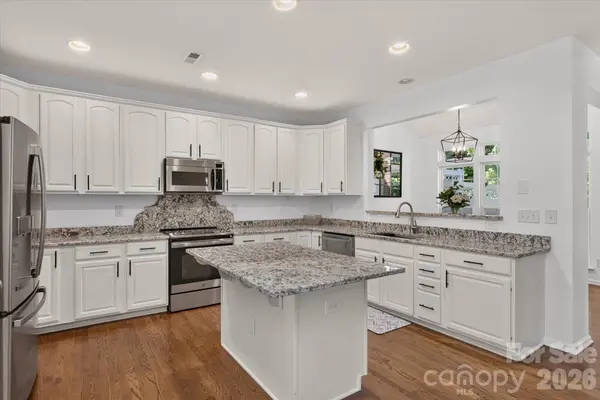 10304 Berkeley Pond DR, Charlotte, NC 28277