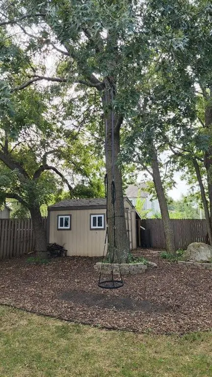541 E Mockingbird ST, Gardner, KS 66030