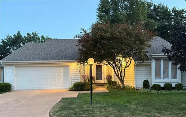 2009 W 123rd TER, Leawood, KS 66209