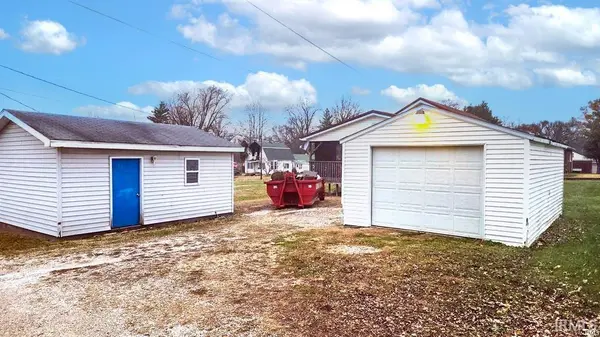 415 W 6th ST, Bicknell, IN 47512