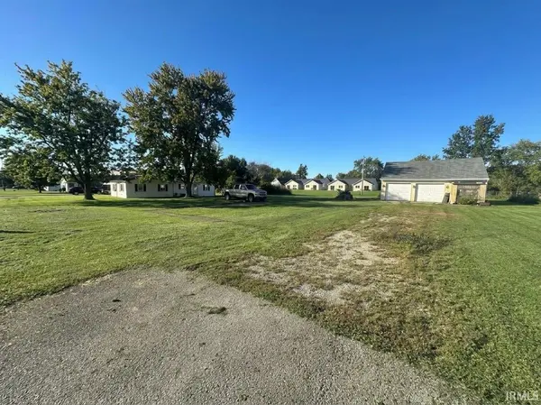 1424 W Cook RD, Fort Wayne, IN 46825-3217