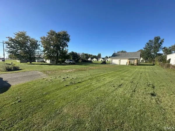 1424 W Cook RD, Fort Wayne, IN 46825-3217