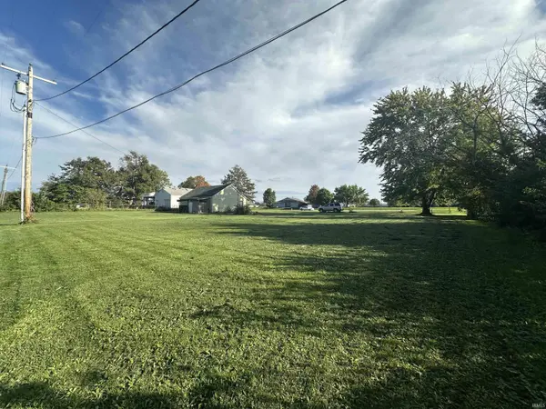 1424 W Cook RD, Fort Wayne, IN 46825-3217
