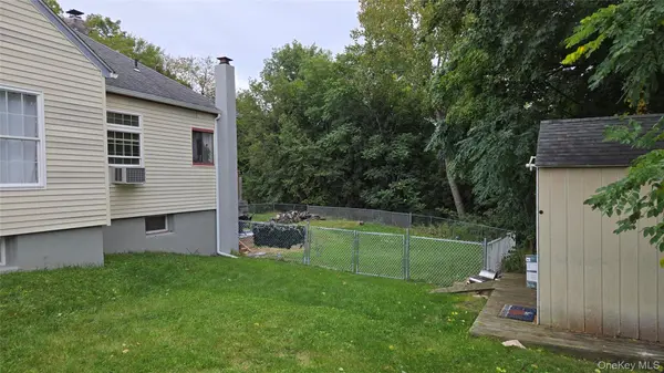 102 Sproat ST, Middletown, NY 10940