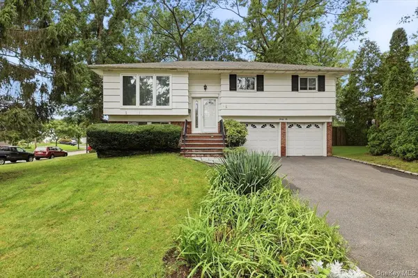 22 Cedar ST, Syosset, NY 11791