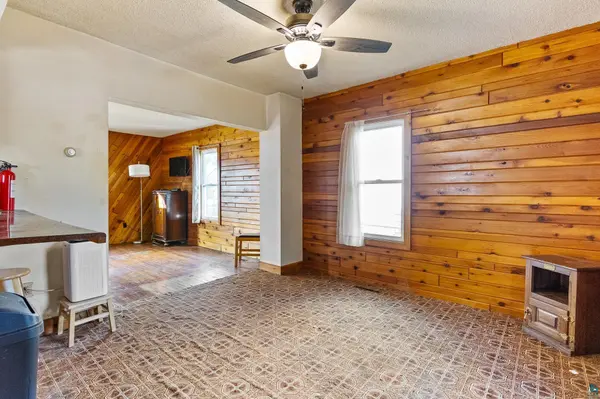 16 Sunnyside St, Duluth, MN 55808