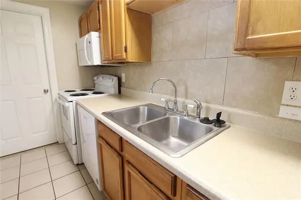712 67TH AVE W, Bradenton, FL 34207