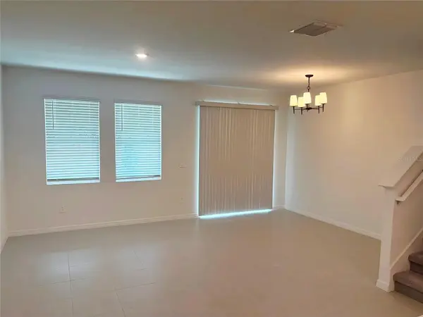 3272 LAPIS LAKE DR, Zephyrhills, FL 33541