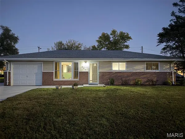 332 Joseph DR, Fairview Heights, IL 62208