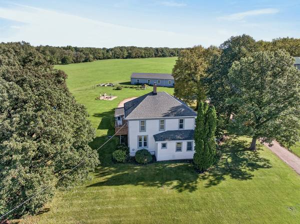 3208 S Country Club RD, Woodstock, IL 60098