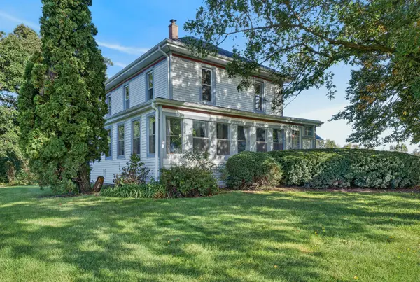 3208 S Country Club RD, Woodstock, IL 60098