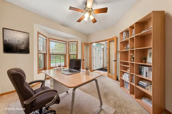 17716 Hyde Park AVE, Lakeville, MN 55044
