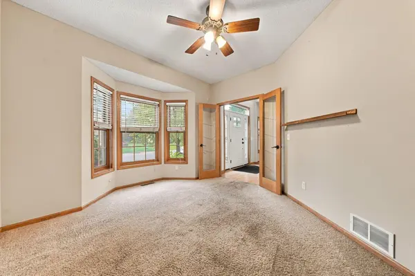17716 Hyde Park AVE, Lakeville, MN 55044