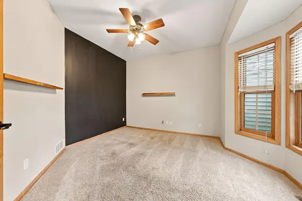 17716 Hyde Park AVE, Lakeville, MN 55044