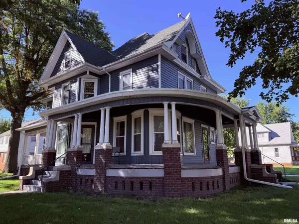 204 W CLINTON AVE, Monmouth, IL 61462
