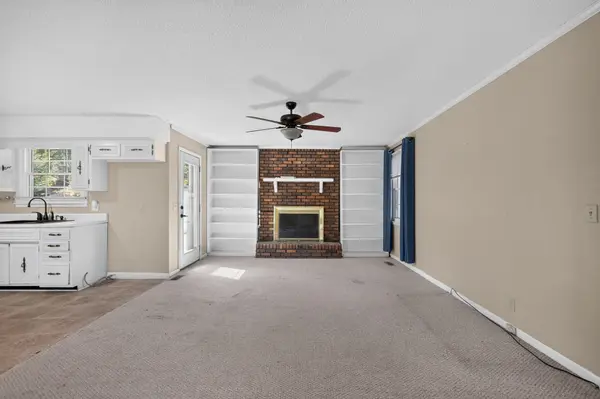 2821 Creekview Dr, Nashville, TN 37217