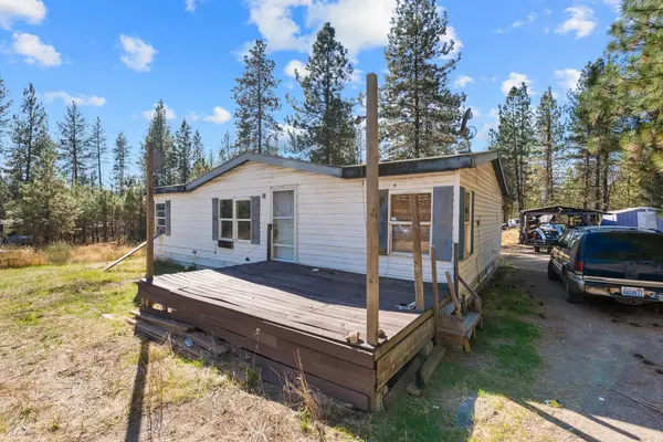 7755 Chamokane St, Ford, WA 99013