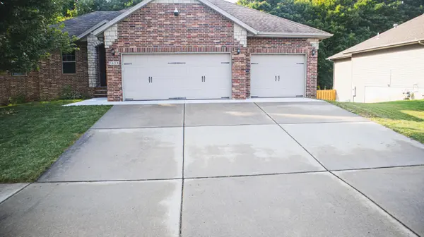 5618 E Pearson Pkwy, Strafford, MO 65757