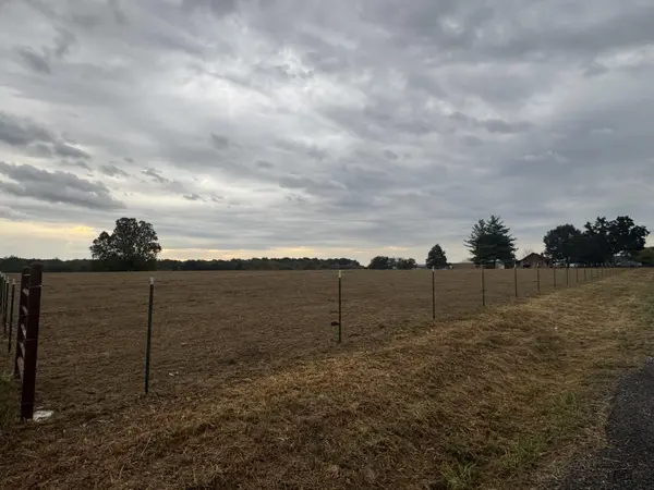 000 S 70th RD, Bolivar, MO 65613