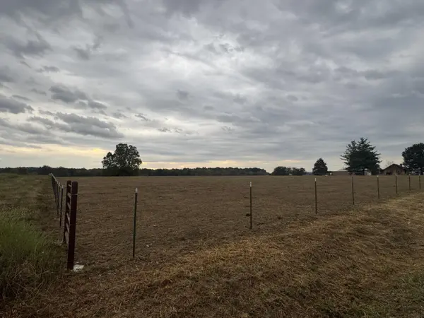 000 S 70th RD, Bolivar, MO 65613