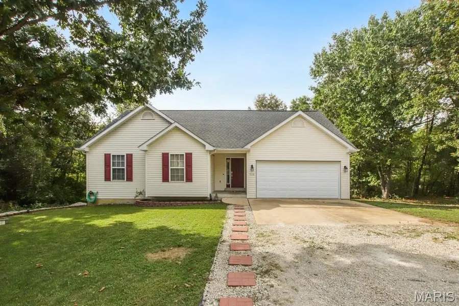 528 Bluebird LN, St Clair, MO 63077