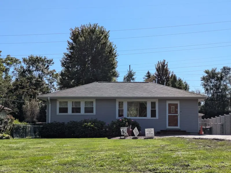 22W043 1st ST, Glen Ellyn, IL 60137