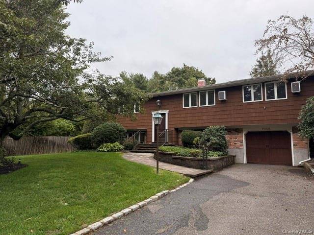 4 Fairway DR, Port Jefferson, NY 11776