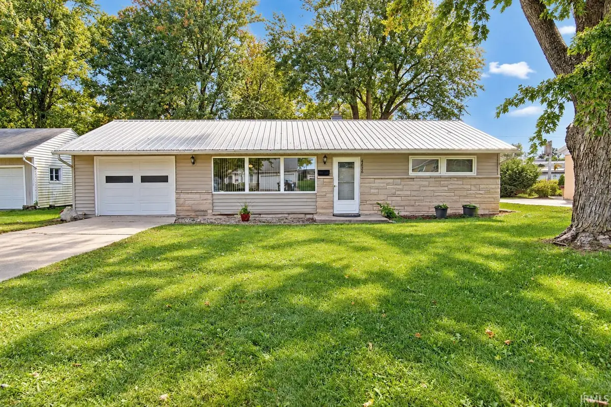 6426 Maywood CIR, Fort Wayne, IN 46819-1244