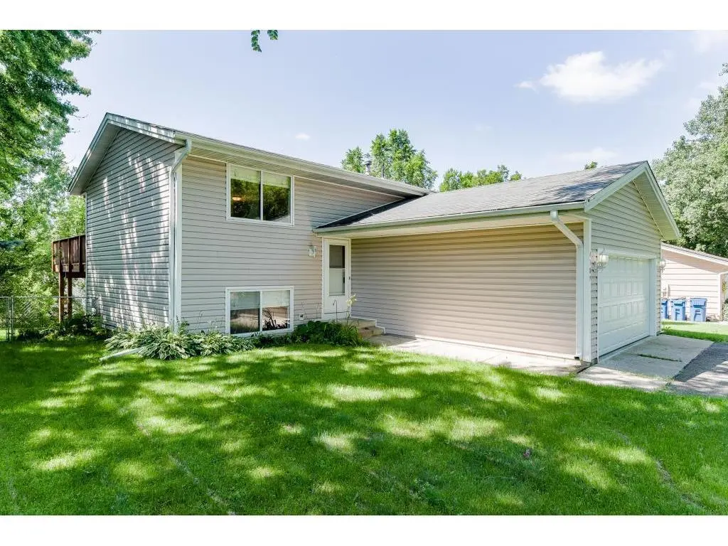 4189 Pleasant ST SE, Prior Lake, MN 55372