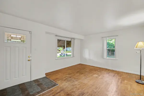 1210 Simca ST, Flint Charter Township, MI 48507