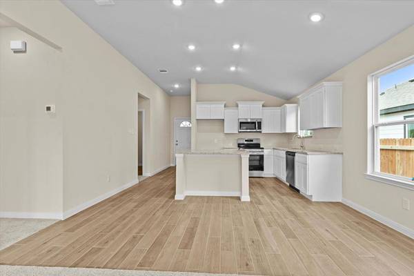 217 Bucking LN, Liberty Hill, TX 78642