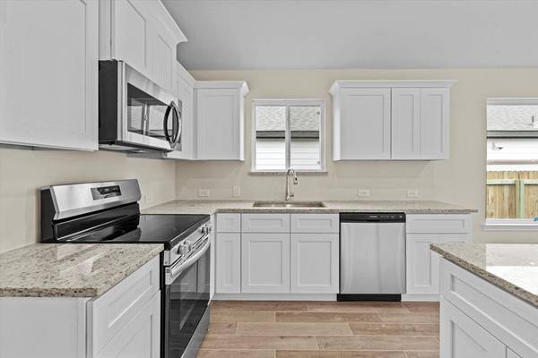 217 Bucking LN, Liberty Hill, TX 78642