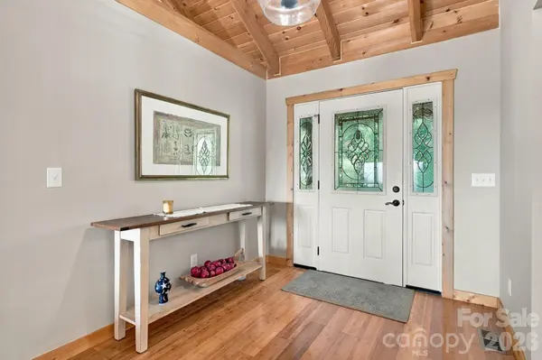 598 Valle Meadows TRL, Sugar Grove, NC 28679