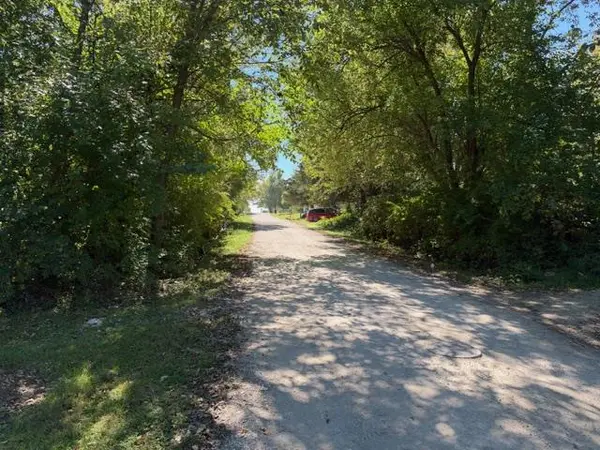 1003 N Jerry AVE, Raymore, MO 64083